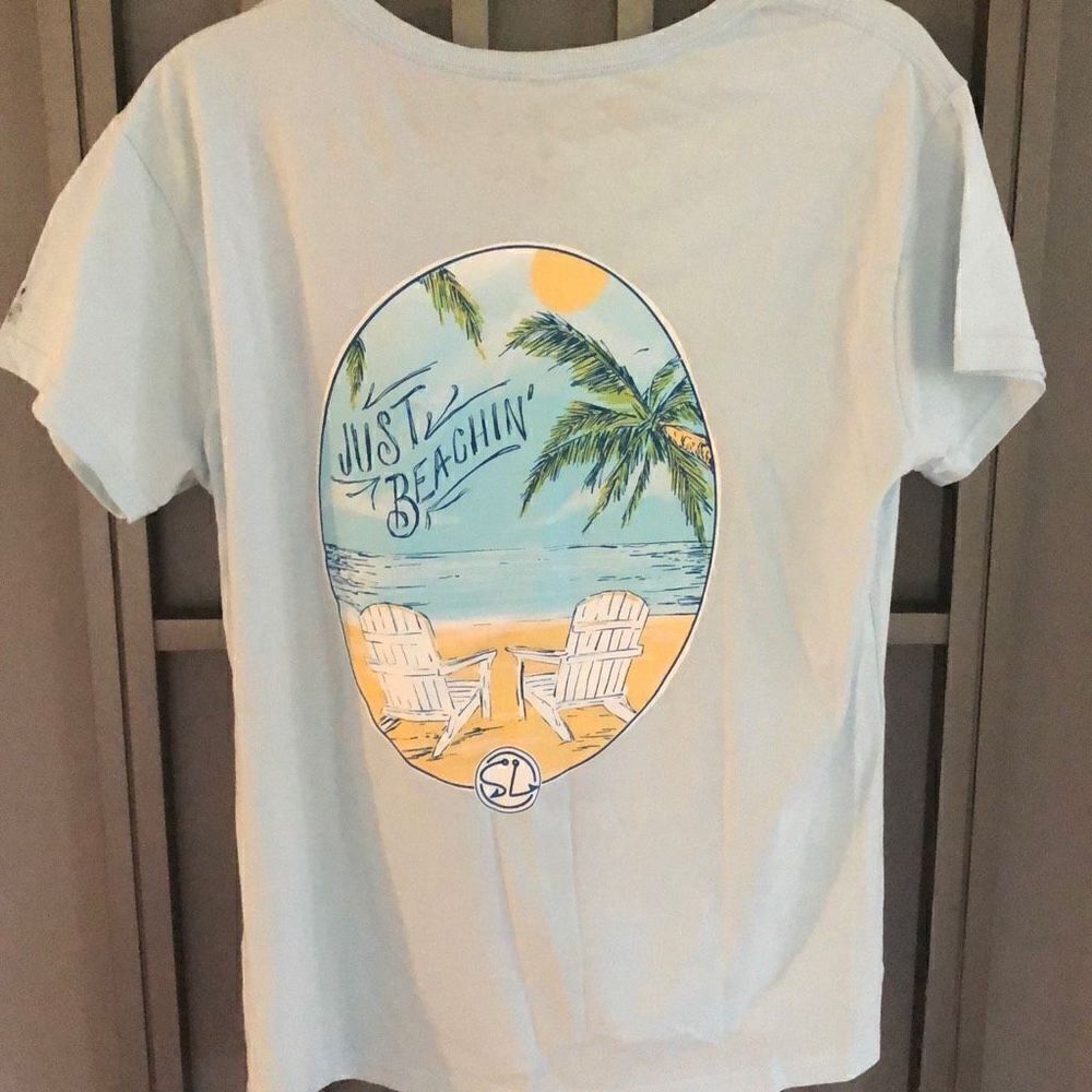 Southern Lure Just Beachin’ ￼pink v neck graphic t-shirt size L